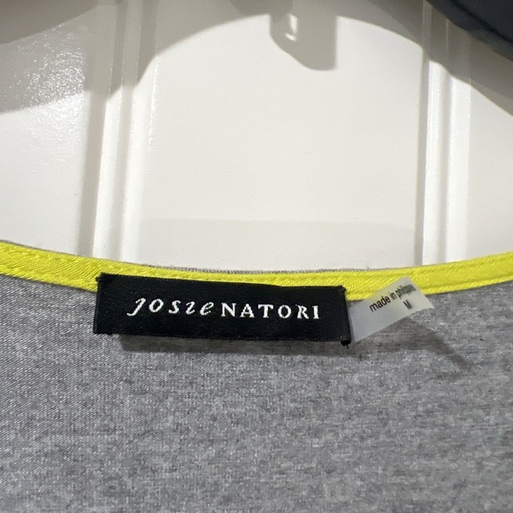 Josie Natori gray/yellow Kimono sleeves v neck Top size Medium - Picture 5 of 7